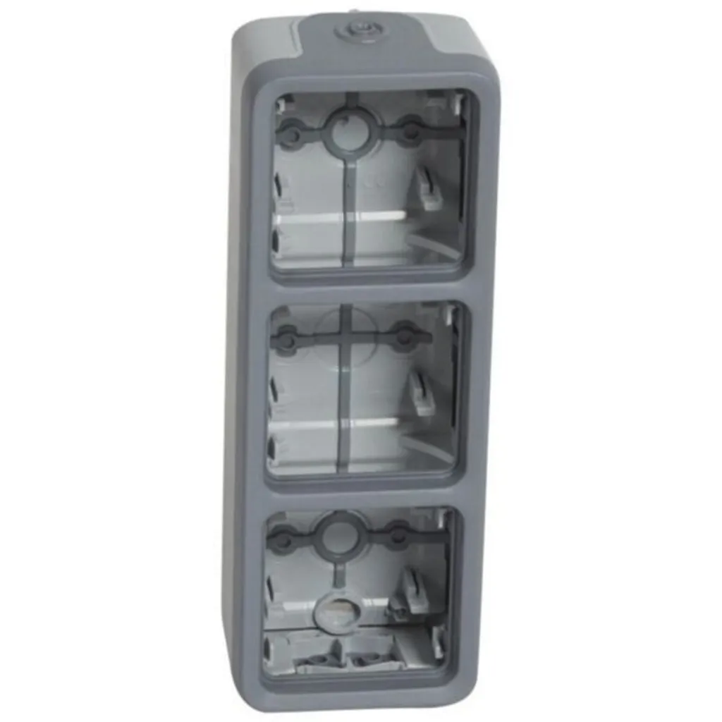 Boîtier triple Plexo Legrand vertical pour garage et extérieur IP55 gris