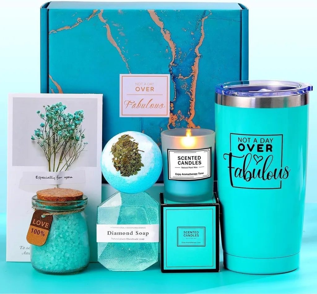 Coffret cadeau femme avec bougie parfumée et soin pour l'anniversaire