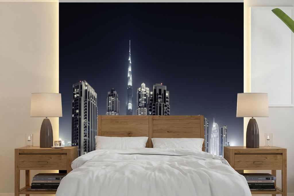 MuchoWow Fototapete für Wohnzimmer oder Schlafzimmer Wandtapete Vinyl Motivtapete Der Burj Khalifa erhellt den Himmel über Dubai mit anderen Wo...