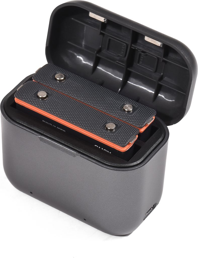Akkuladegeraet mit 2 Akkukanaelen, Ladebox mit USB-Anschluss, Taschenladehuelle mit 1800-mAh-Akkus, kompatibel mit Insta360 X3