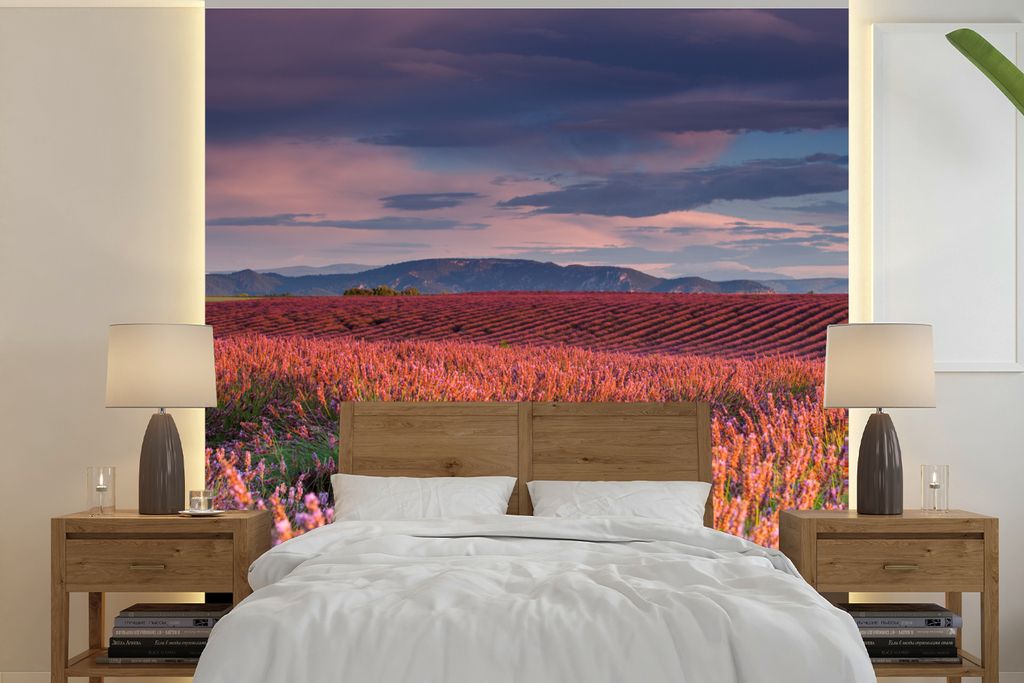 MuchoWow Fototapete für Wohnzimmer oder Schlafzimmer Wandtapete Vinyl Motivtapete Lavendelfeld bei einem ruhigen Sonnenuntergang - 220x220 cm - ...