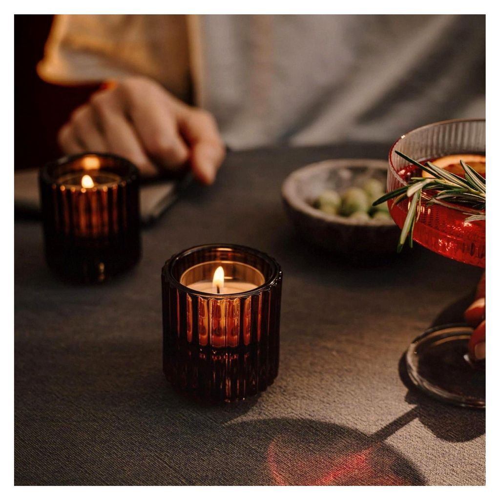 24 Teelichter mit transparentem Halter, ± 10 Stunden, ohne Duft - weiß