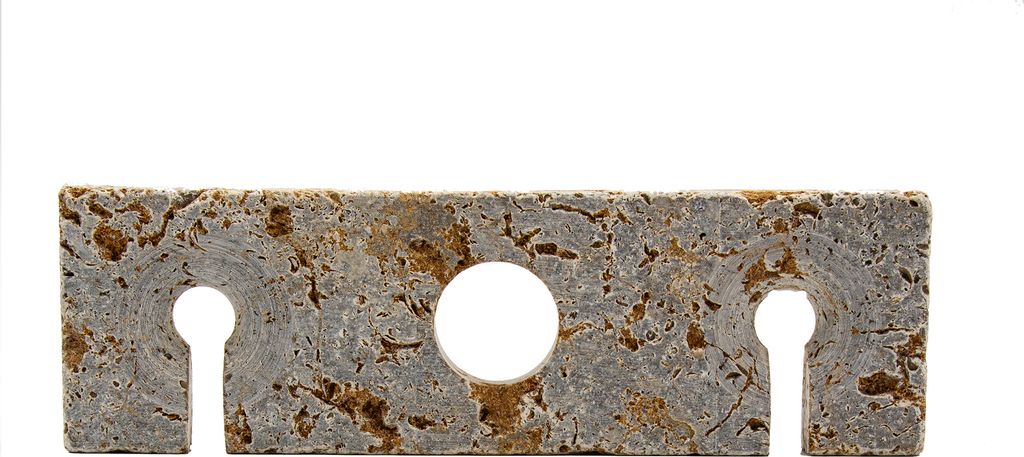 Weinglashalter für Weinflasche aus Muschelkalk
