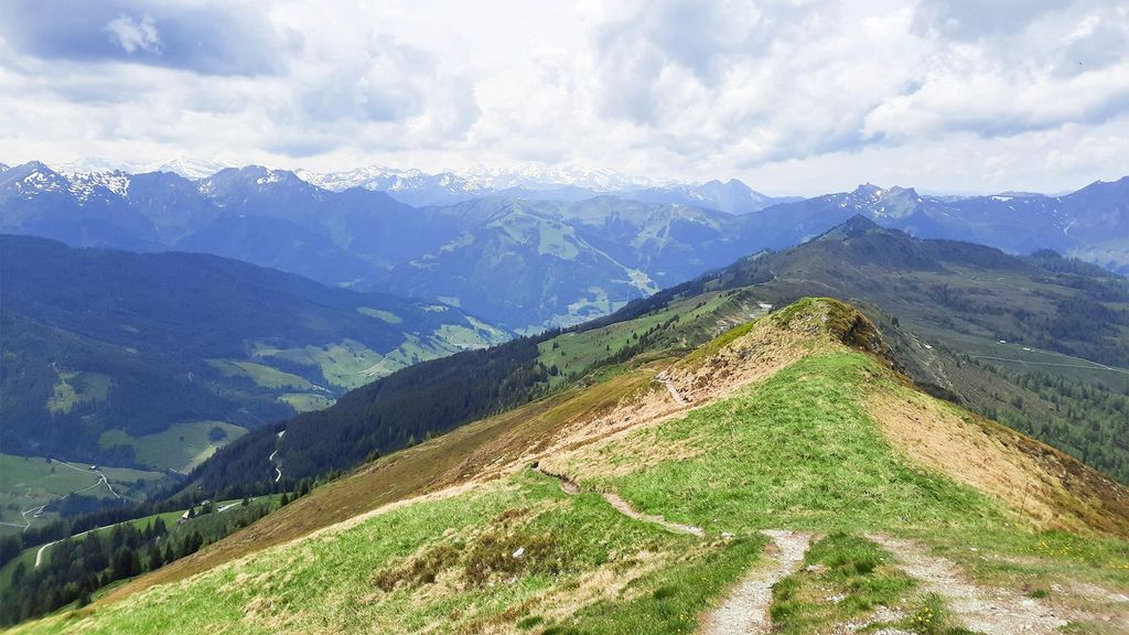 Jochen Schweizer Genusswanderung Saalfelden am Steinernen Meer; Erlebnis verschenken oder selbst erleben; Gutschein gültig für 1 Person Gruppeng...