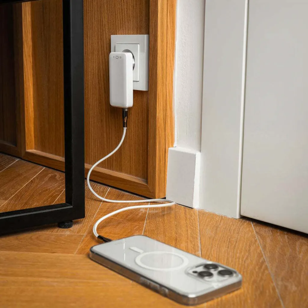 Adattatore Da Viaggio Universale 6 Prese – 2 USB-C E 2 USB-A, Compatto Con Custodia Per Oltre 180 Paesi