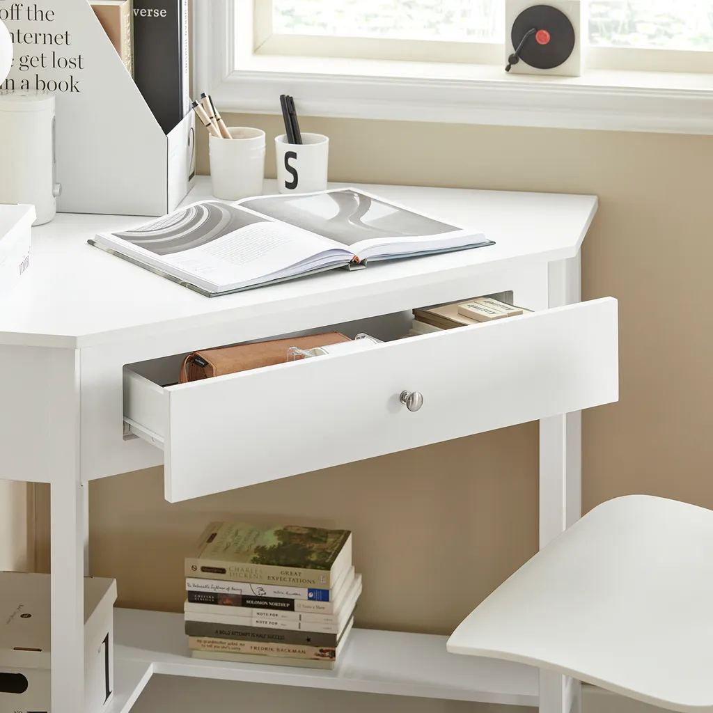 Table de Bureau d'Angle pour Désencombrer votre Salon avec Rangement