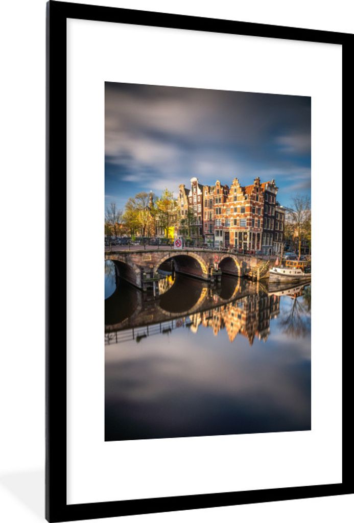 MuchoWow Gerahmtes Poster Typische herbstliche Impression der Prinsengracht in Amsterdam 60x90 cm - Poster mit Schwarzem Bilderrahmen Wandposter ...