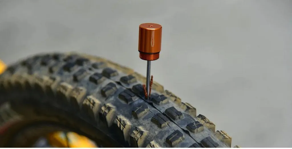 Solution crevaison vélo : Granite Design Stash Kit Marron Intégré - 6