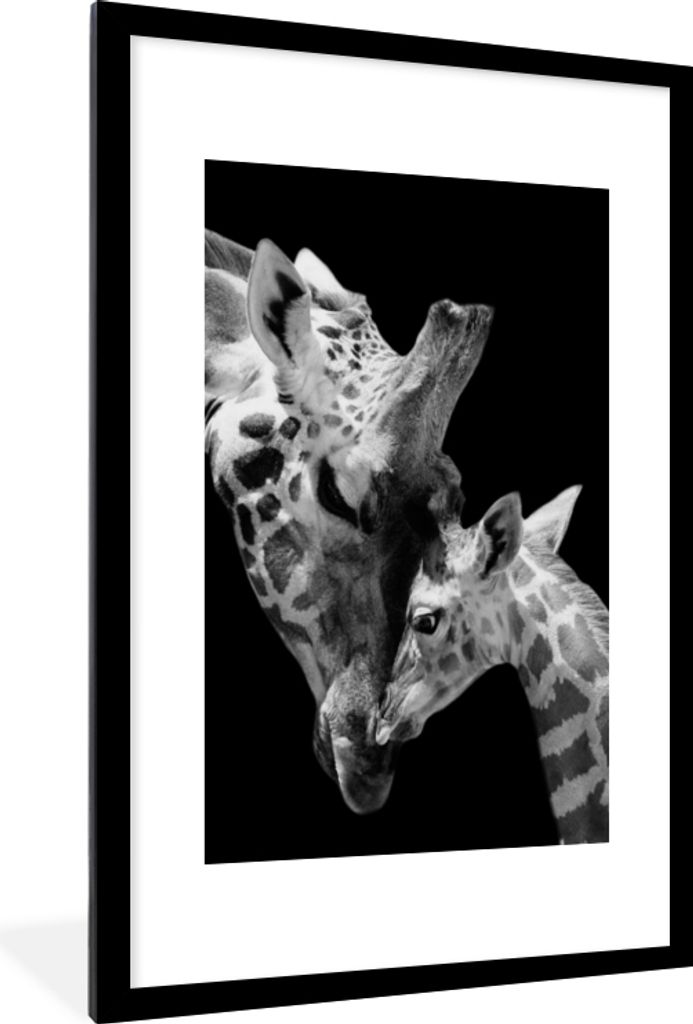MuchoWow Gerahmtes Poster Giraffe - Wildtiere - Porträt - Schwarz-Weiß 60x90 cm - Poster mit Schwarzem Bilderrahmen Wandposter Rahmen Foto Bild...