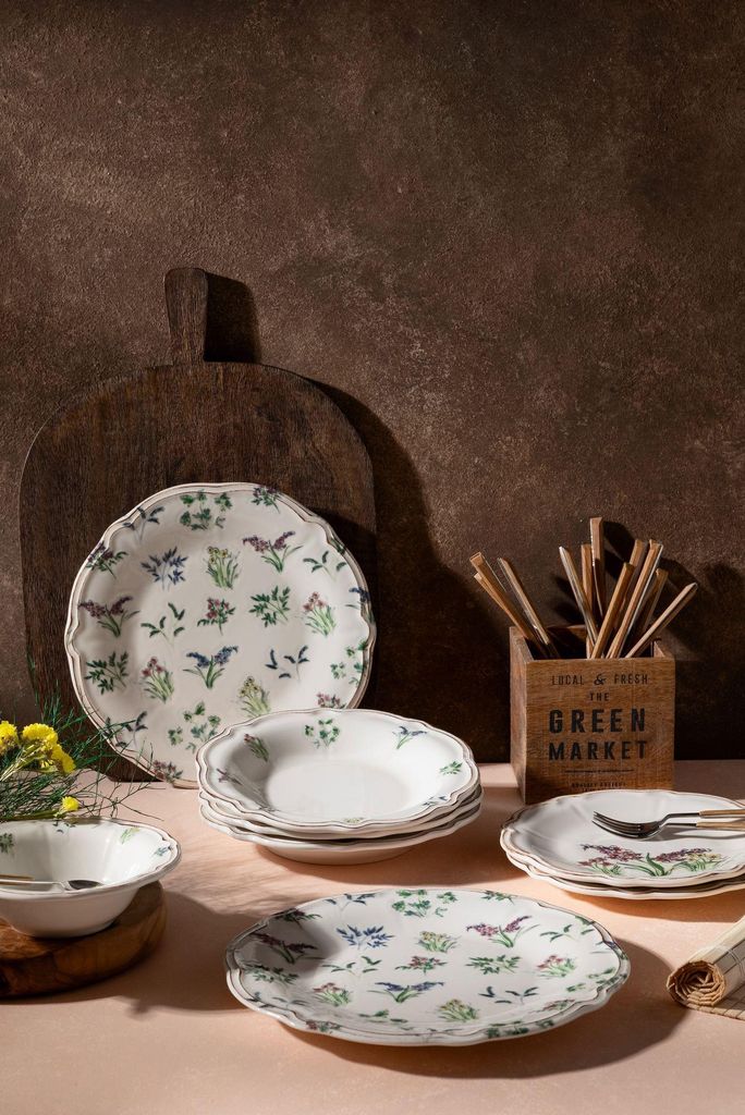 Hermia Concept, Hochwertiges 24-teiliges Dinner-Set aus 100% Porzellan | 6 Servierplatten (26x26 cm), 6 Teller (22x22 cm), 6 Dessertteller (21x21 c...