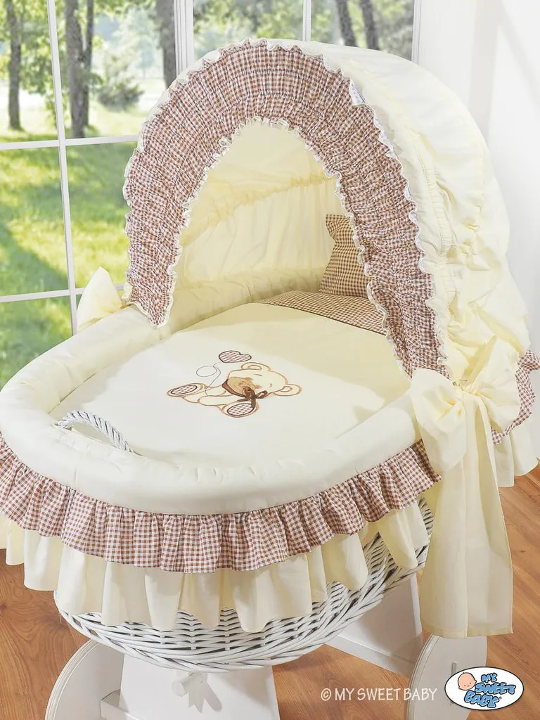 Lit bébé mobile en osier blanc idéal pour cododo et siestes au salon