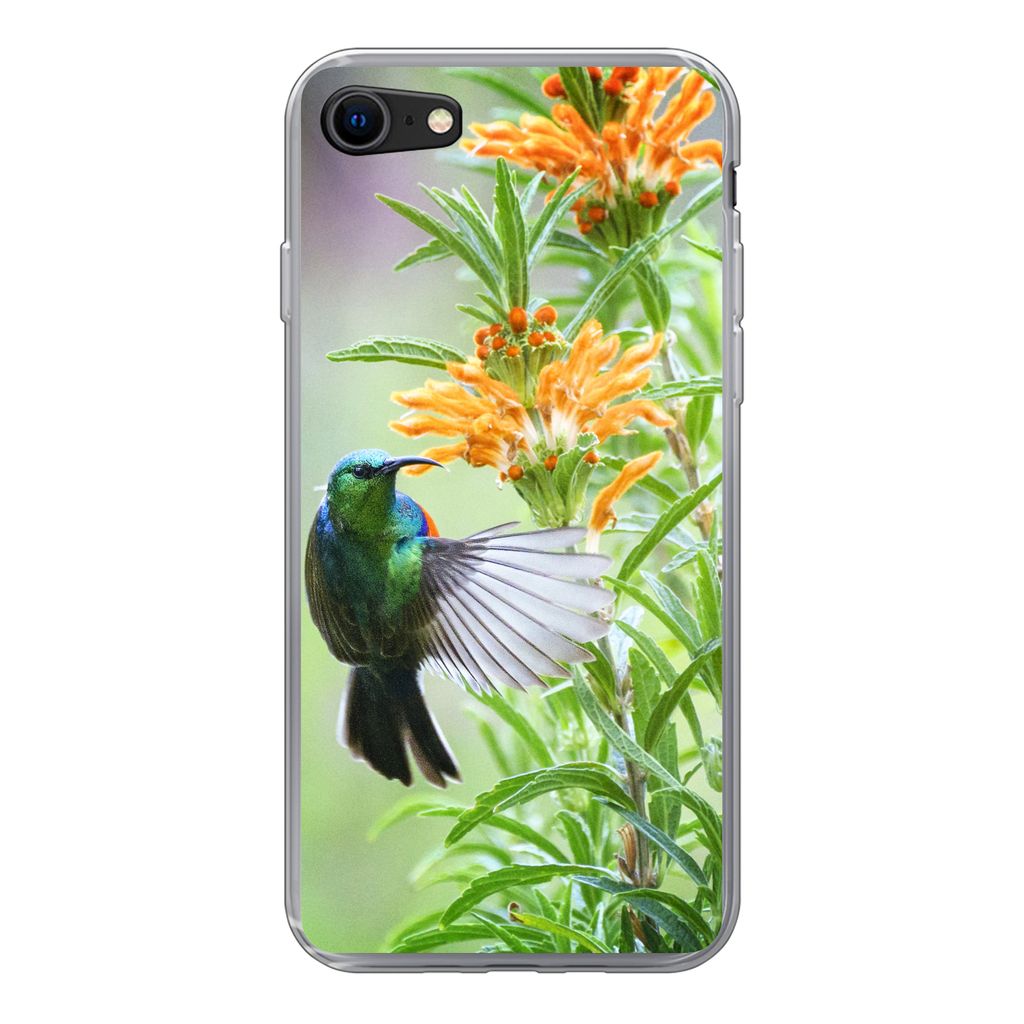 MuchoWow Handyhülle Schutzhülle Hülle für iPhone SE 2022 Nahaufnahme eines bunten Vogels neben Pflanzen mit orangefarbenen Blüten Silikon So...