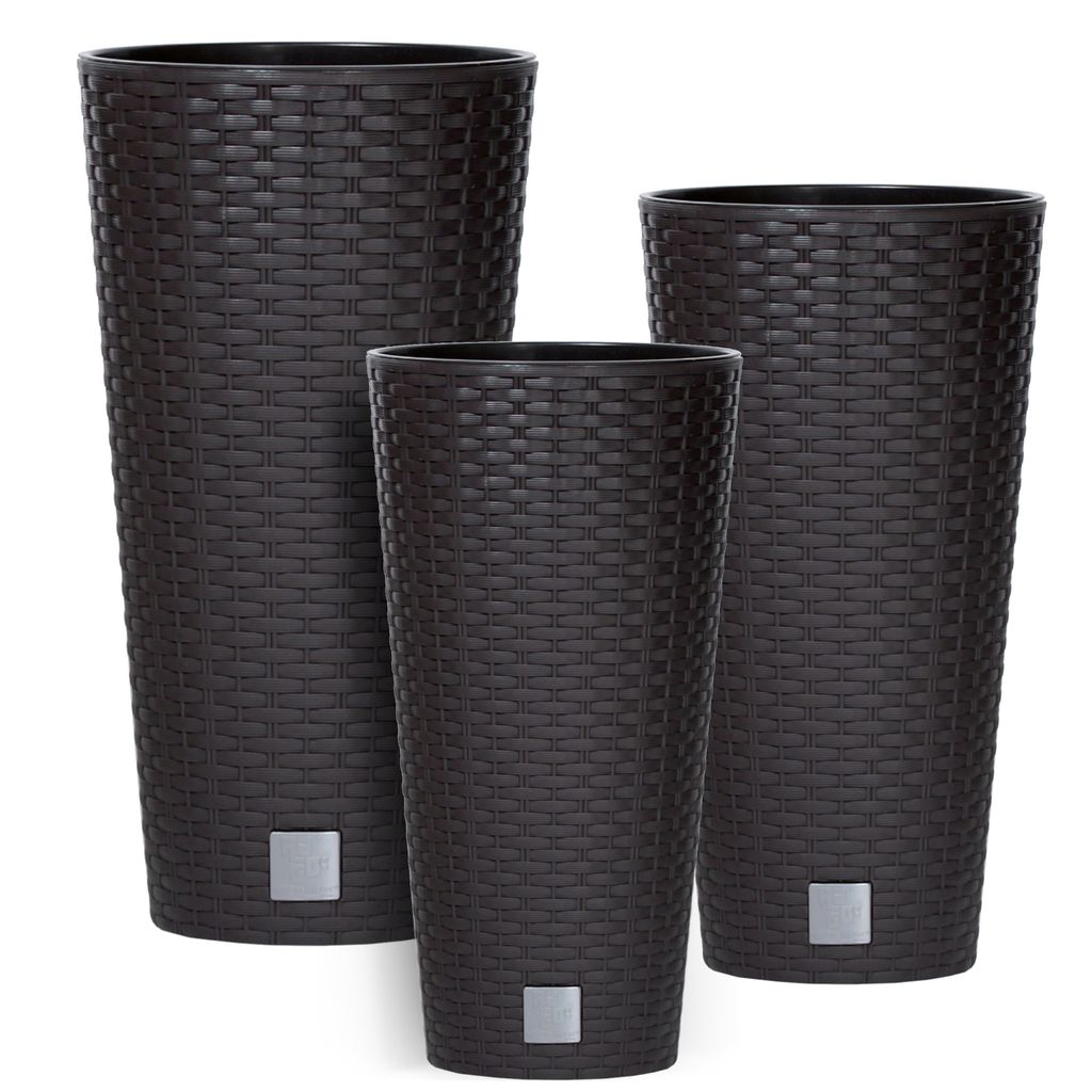 Three dark brown rattan-style planters of varying heights are arranged diagonally on a white background.
