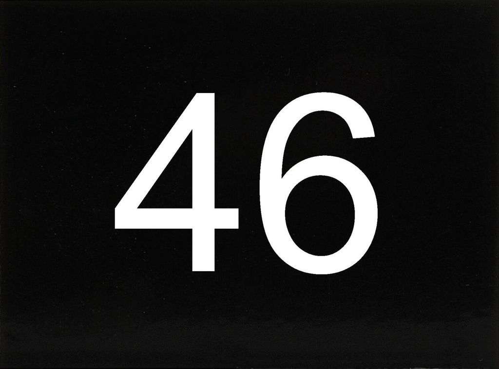 Nummernschild selbstklebend, 40 x 30 mm, Type 46, Kunststoff schwarz glänzend