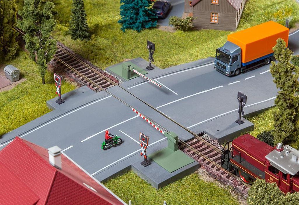 Faller 120244 Bahnschranke mit Antriebsteilen Produktbild 