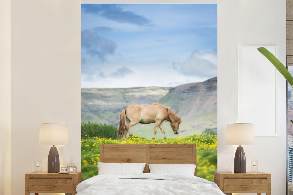 MuchoWow Fototapete für Wohnzimmer oder Schlafzimmer Wandtapete Vinyl Motivtapete Pferde - Blumen - Sommer - 180x280 cm - Wallpaper