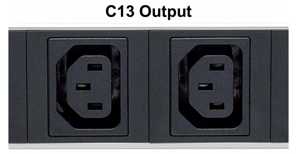 PDU IP Intellinet 8 prises C13 programmables - Unité rackable 19 p