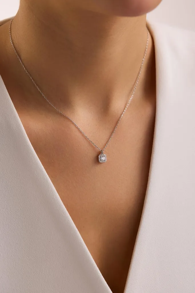 Collier solitaire argent 925 hypoallergénique avec zircone durable