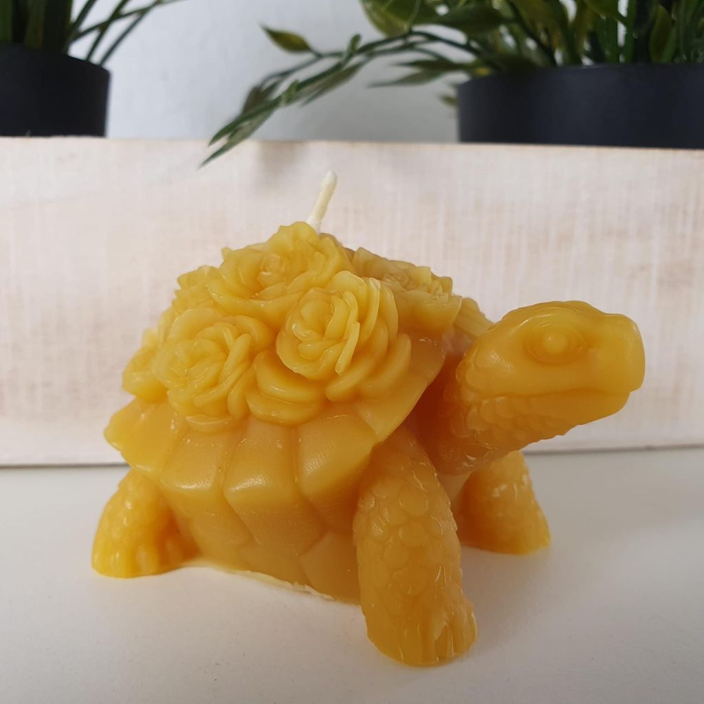 Bienenwachskerze Schildkröten Kerze mit Rosen 6 cm