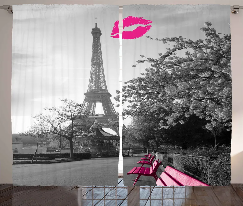 Rideaux de salon design romantique pour décorer une grande fenêtre