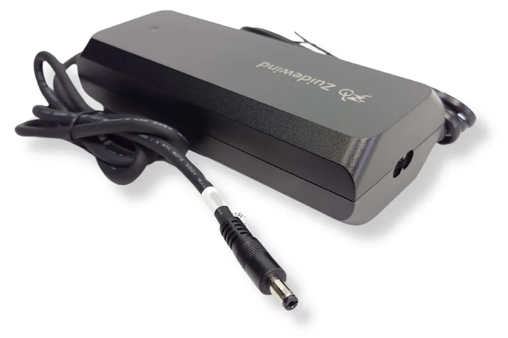 Chargeur de batterie Deli STC-8150LC pour dépanner une voiture en panne