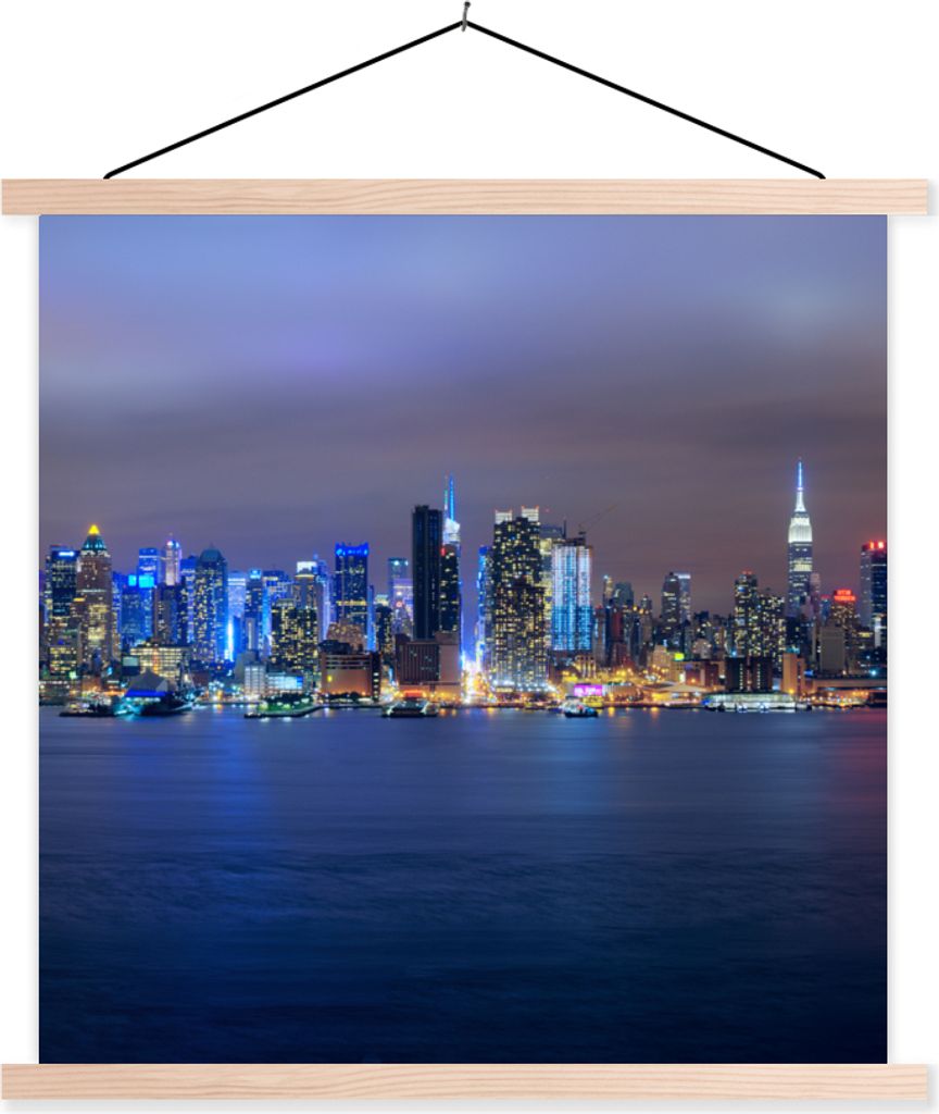 MuchoWow Textilposter New York - Skyline - Nacht 120x120 cm mit holzfarbenen Rahmen - Textil-Poster