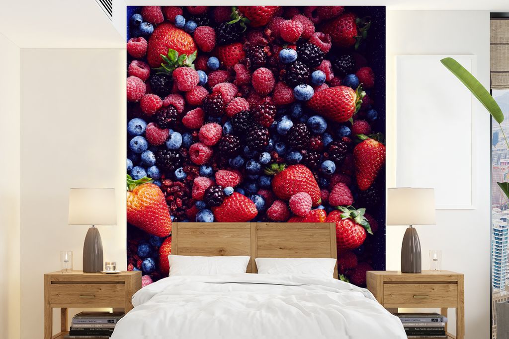 MuchoWow Fototapete für Wohnzimmer oder Schlafzimmer Wandtapete Vinyl Motivtapete Erdbeeren - Heidelbeeren - Stilleben - 205x280 cm - Wandbild