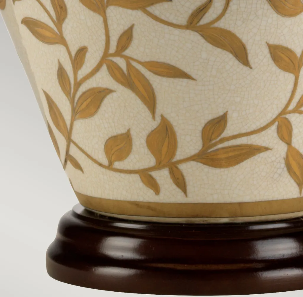 Lampe Hampton Elstead : Éclairage chic pour sublimer un coin sombre E27