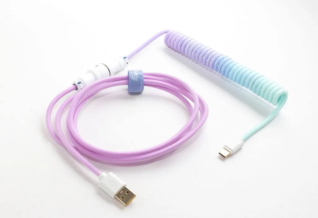 Ducky Premicord Azure: Il Cavo che Definisce la tua Postazione