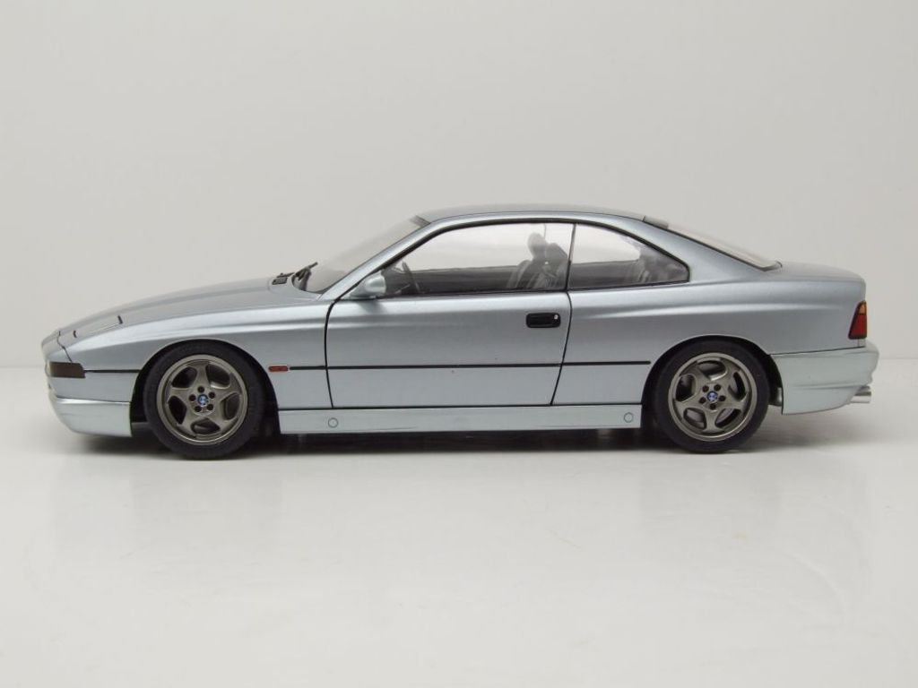 BMW 850 (E31) CSI silber - Modellauto 1:18 Solido Produktbild 4