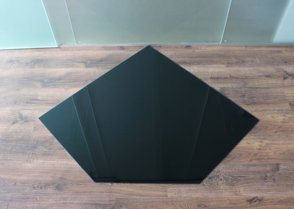 Fünfeck 125x125cm schwarz - Funkenschutzplatte Kaminbodenplatte Glasplatte
