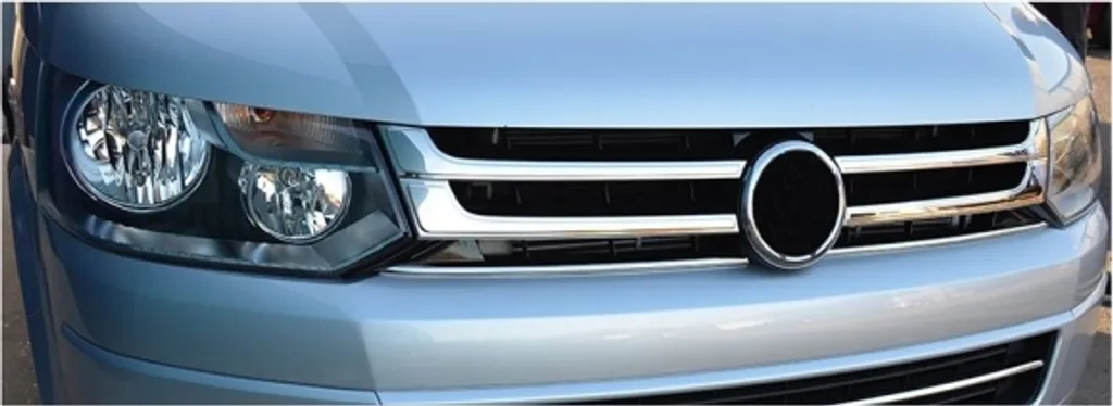 KS1196 Barre de calandre en acier chrome pour VW T5 Facelift 2010+