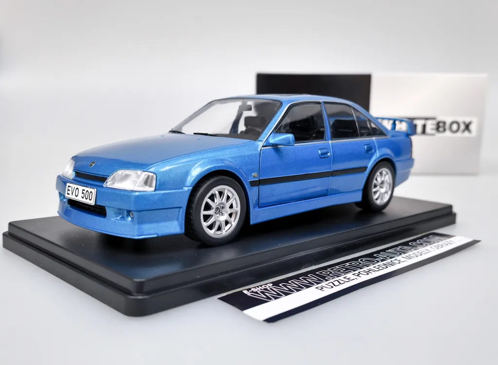 Modèle Réduit Opel Omega Evolution 500 1:24 pour Vitrine Collection
