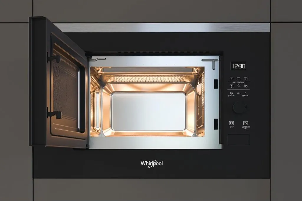 Four micro-ondes encastrable Whirlpool avec fonction gril combiné