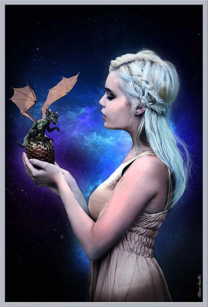 Poster Dragon Queen Liliana Sanches Sous Cadre Shinsuke Argenté Maxi