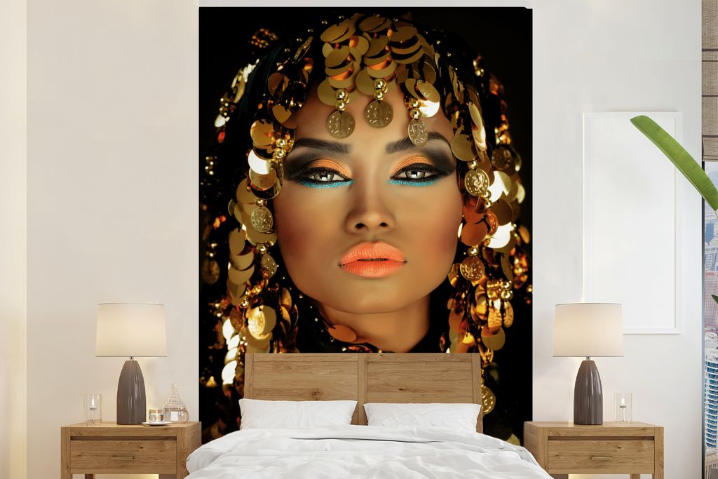 MuchoWow Fototapete für Wohnzimmer oder Schlafzimmer Wandtapete Vinyl Motivtapete Frau - Kleopatra - Gold - Schmuck - Make-up - Luxus - 195x300 ...