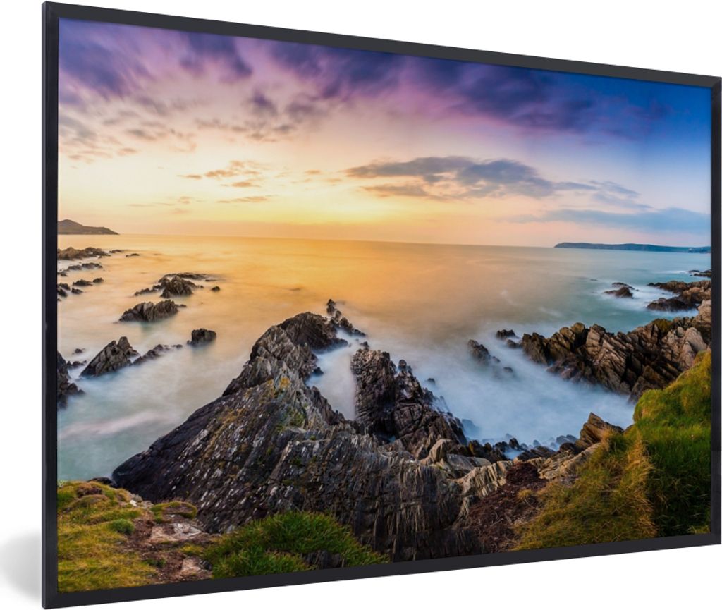 MuchoWow Gerahmtes Poster Sonnenuntergang - Horizont - Wasser - Landschaft - Blau 30x20 cm - Poster mit Schwarzem Bilderrahmen Wandposter Rahmen ...