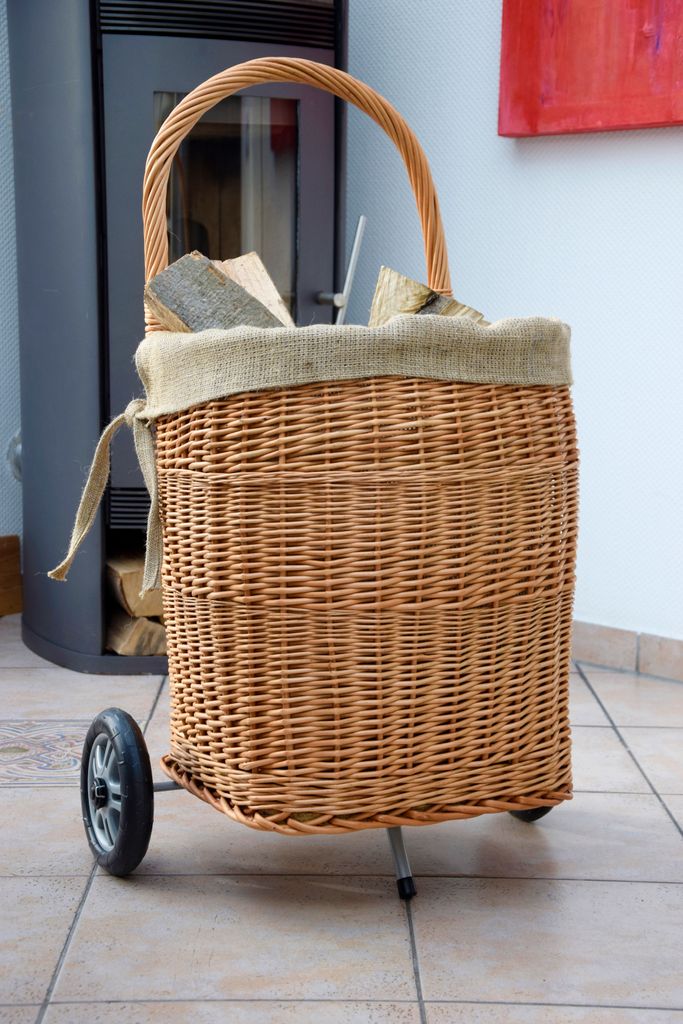 dobar Praktischer Kaminholzwagen aus geschälter Weide mit Produktbild 7