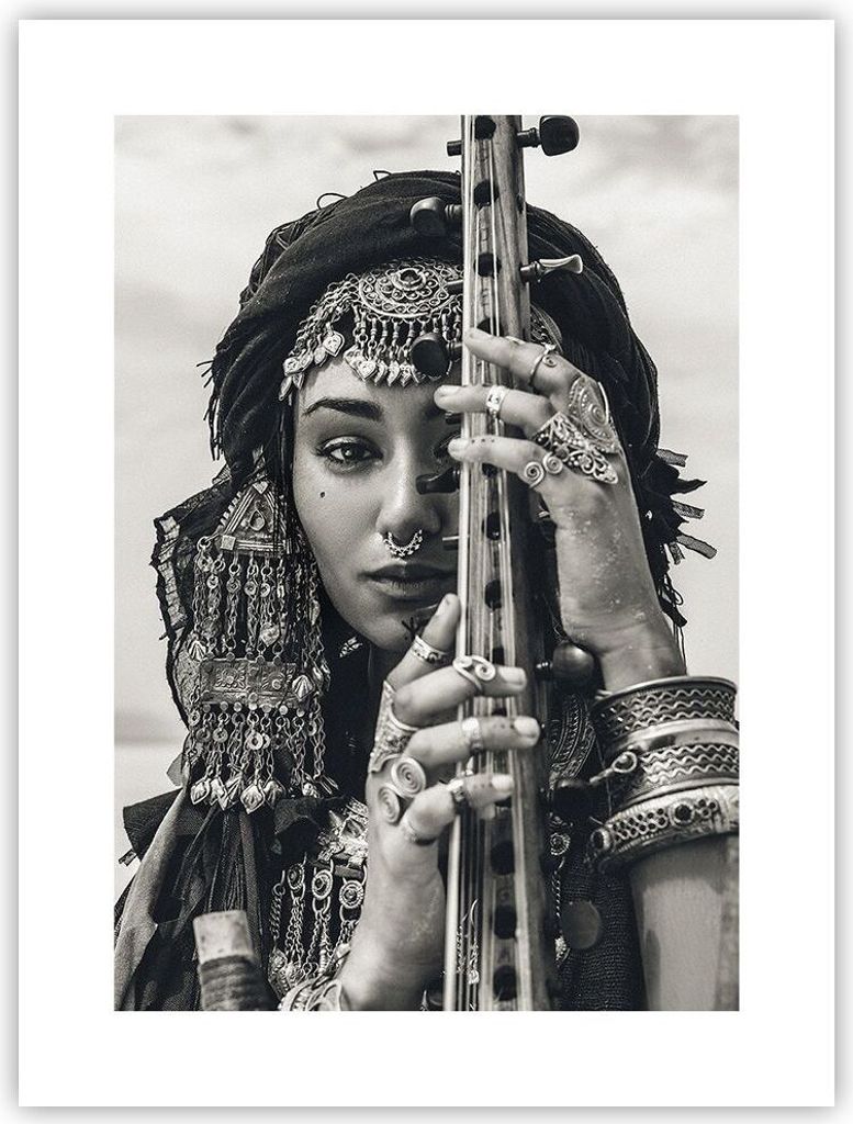 Poster - Poster ohne Rahmen - Frau ethnisch Schmuck - 30x40 cm - Wand Bild - Wanddeko - Wandbilder - Kunstposter - Wandposter - Bilder - Kunstdruck...
