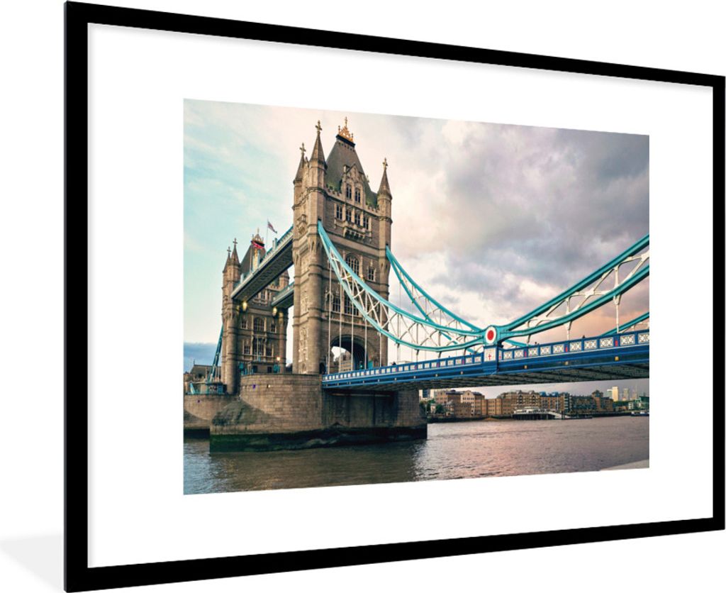 MuchoWow Gerahmtes Poster Nahaufnahme der Tower Bridge in London 90x60 cm - Poster mit Schwarzem Bilderrahmen Wandposter Rahmen Foto Bilder - Wan...