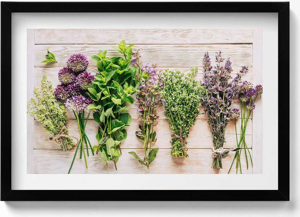 Pflanzen und Kräuter auf Brettern– Wandbild mit Rahmen – Gerahmtes Bild – Wanddekoration – 60x40 cm – Schwarz Rahmen