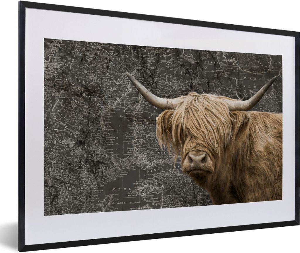 MuchoWow Gerahmtes Poster Schottische Highlander - Weltkarte - Kuh 60x40 cm - Poster mit Schwarzem Bilderrahmen Wandposter Rahmen Foto Bilder - S...