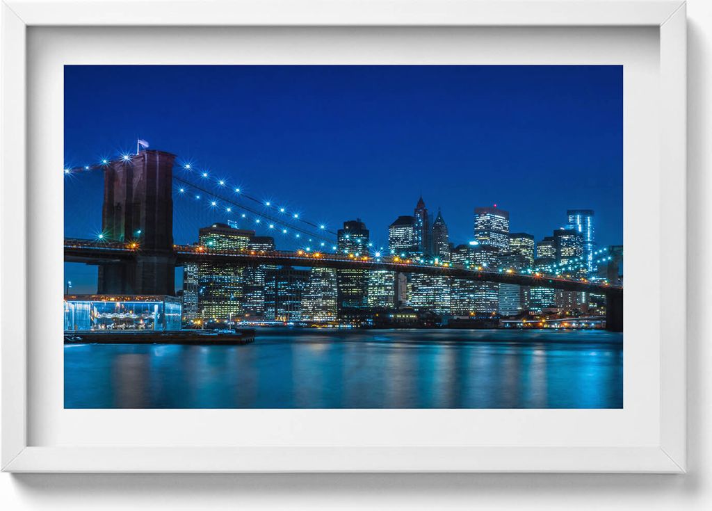 Brooklyn Bridge am Abend - New York– Wandbild mit Rahmen – Gerahmtes Bild – Wanddekoration – 60x40 cm – Schwarz Rahmen
