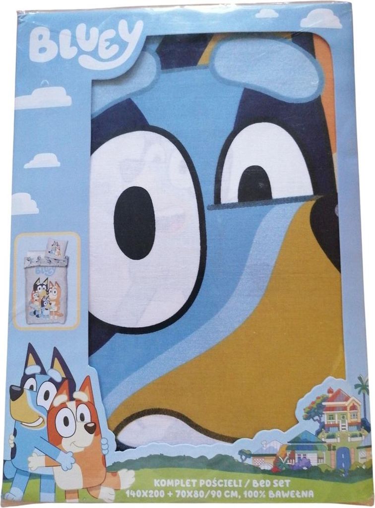 The image shows the packaging of a Bluey-themed bed set.