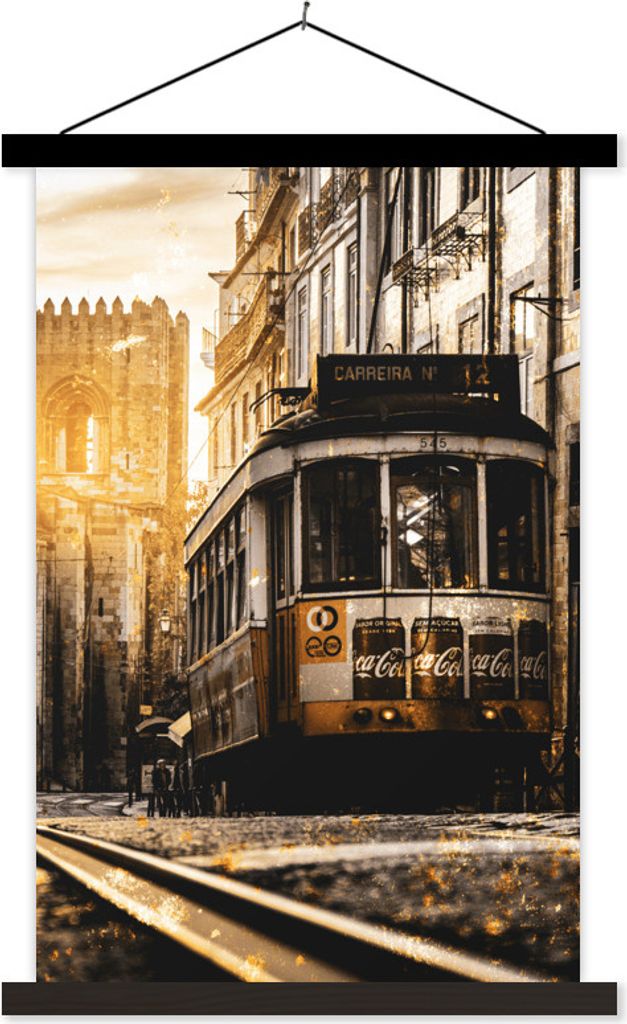 MuchoWow Textilposter Straßenbahn - Lissabon - Gold 60x90 cm mit schwarzem Rahmen - Poster Wohnzimmer