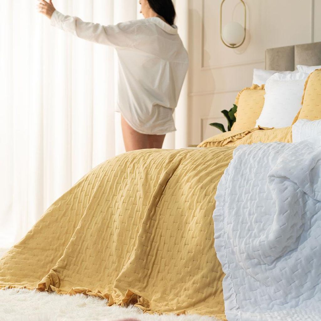MARKIZETA SAVONA Couvre-lit décoratif avec volants, Image du produit 