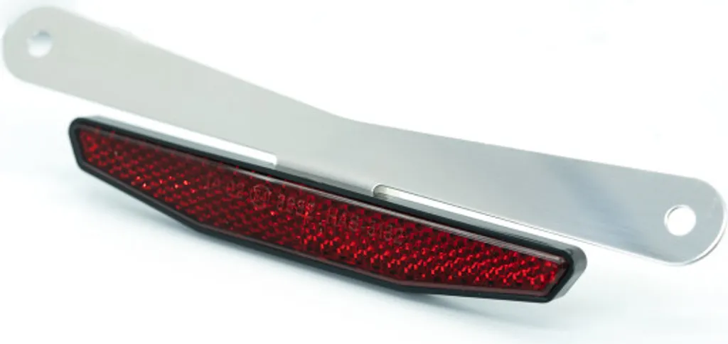 Support de Plaque Moto Barracuda : Solution avec Réflecteur Intégré