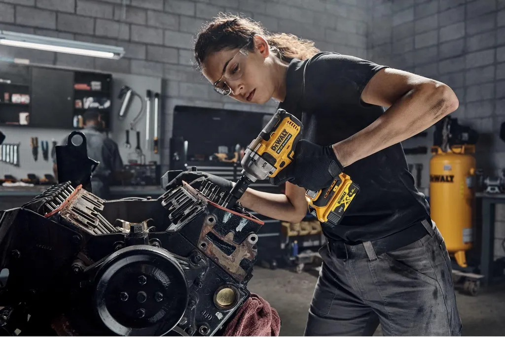 Clé à Chocs DEWALT DCF891NT-XJ 1/2 Haute Performance 812 Nm Brushless 18V - 18