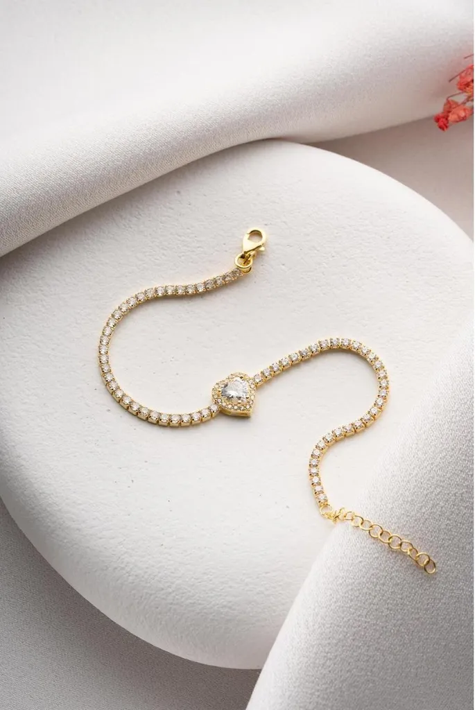 Bracelet cœur en argent et zircons blancs étincelants fini or jaune
