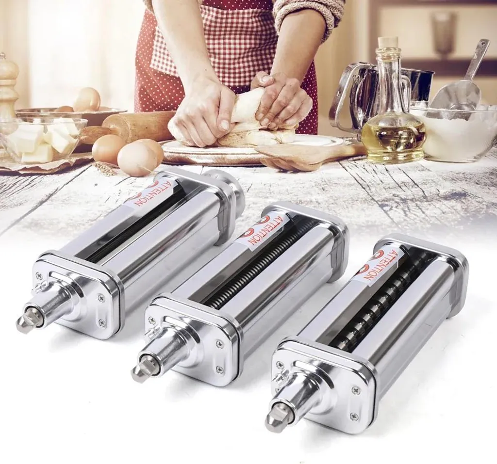 Taglia pasta con lame dentate in acciaio inox per fare le farfalle